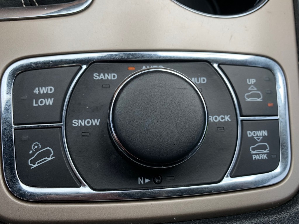 2016 Jeep Grand Cherokee - photo 15
