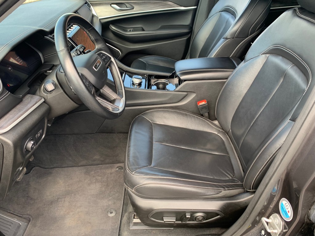 2022 Jeep Grand Cherokee Limited photo 2