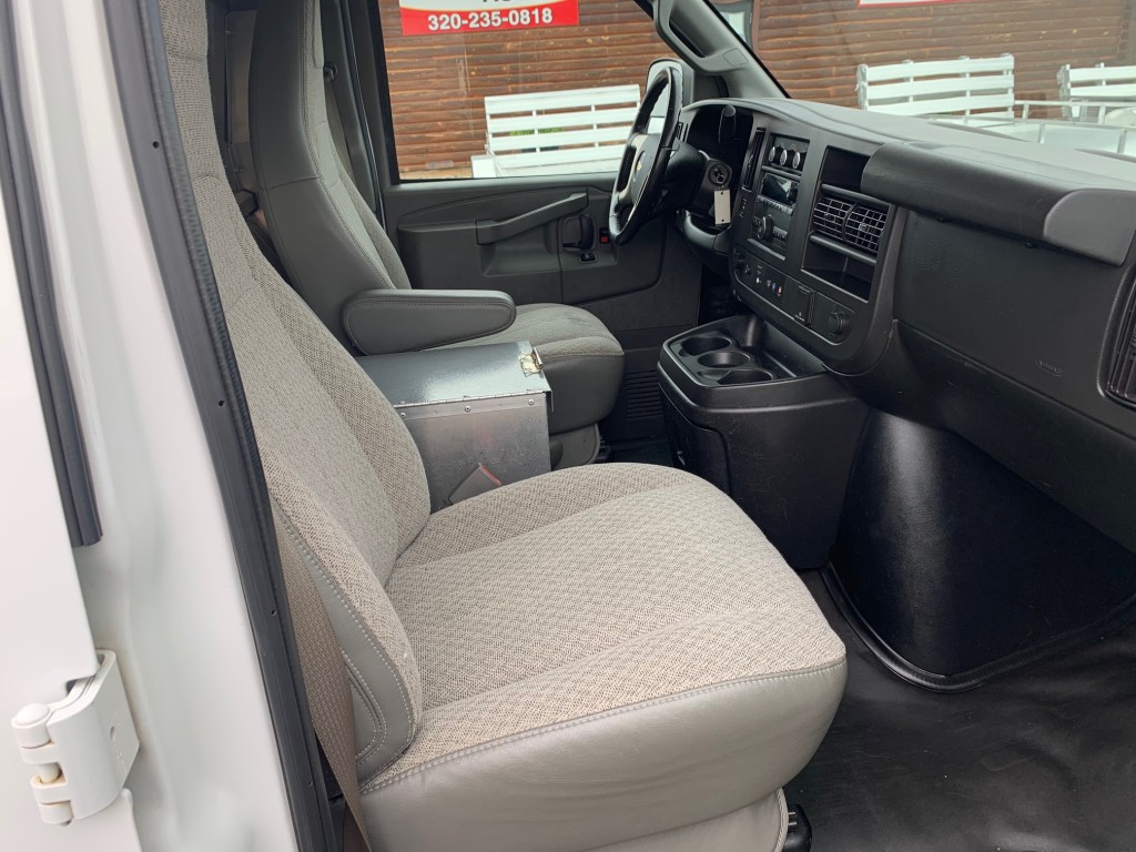 2019 Chevrolet Express - photo 6