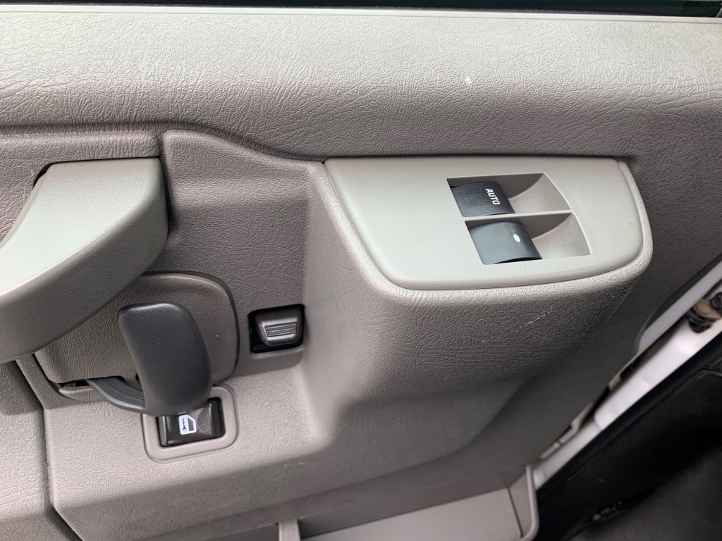 2019 Chevrolet Express - photo 7