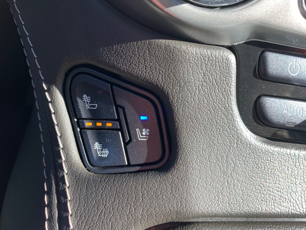 2020 Chevrolet Suburban - photo 14
